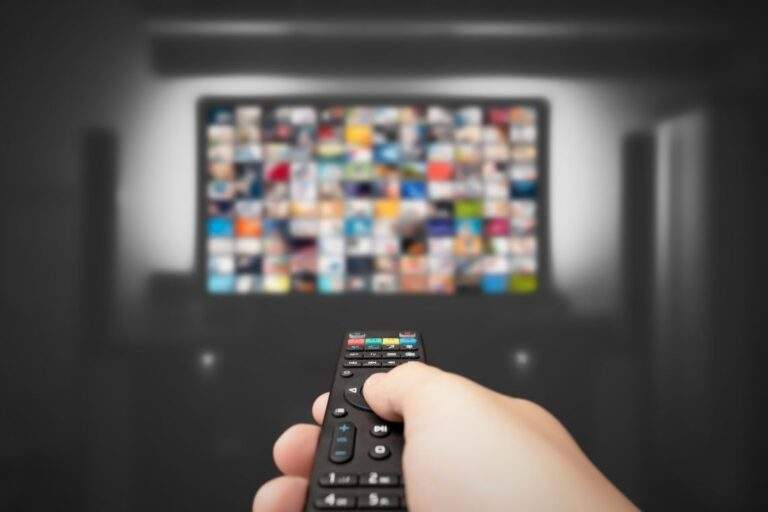 IPTV Legal: como assistir a centenas de canais da forma correta