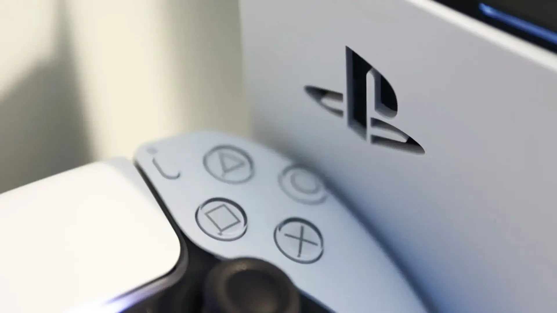 Relatório: Sony desenvolvendo dispositivo portátil PS5; Anos longe do lançamento Relatório: Sony desenvolvendo dispositivo portátil PS5; Anos longe do lançamento