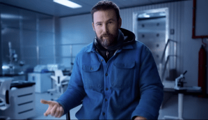 Por que o filme Resident Evil não apresenta personagens familiares
